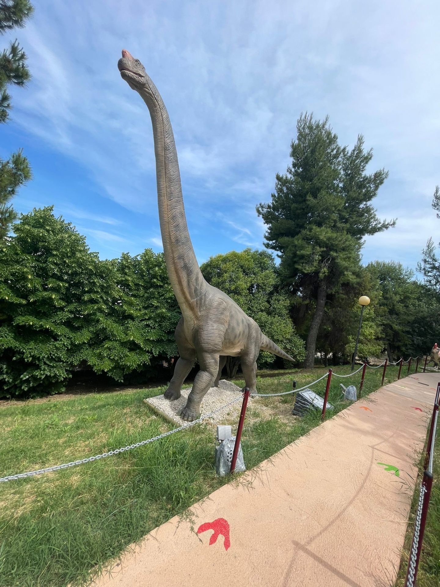 Brachiosaurus a grandezza naturale al parco dei dinosauri AbruzzoSauro di Notaresco (Teramo)